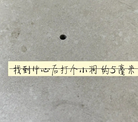 南阳瓷砖空鼓维修公司专业解答在瓷砖铺贴过程中，如果砂料搅拌不均匀，将会带来以下问题